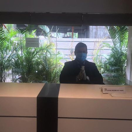 เลแกรนเรซิเดนซี่ Hotel อาเมดาบัด ภายนอก รูปภาพ