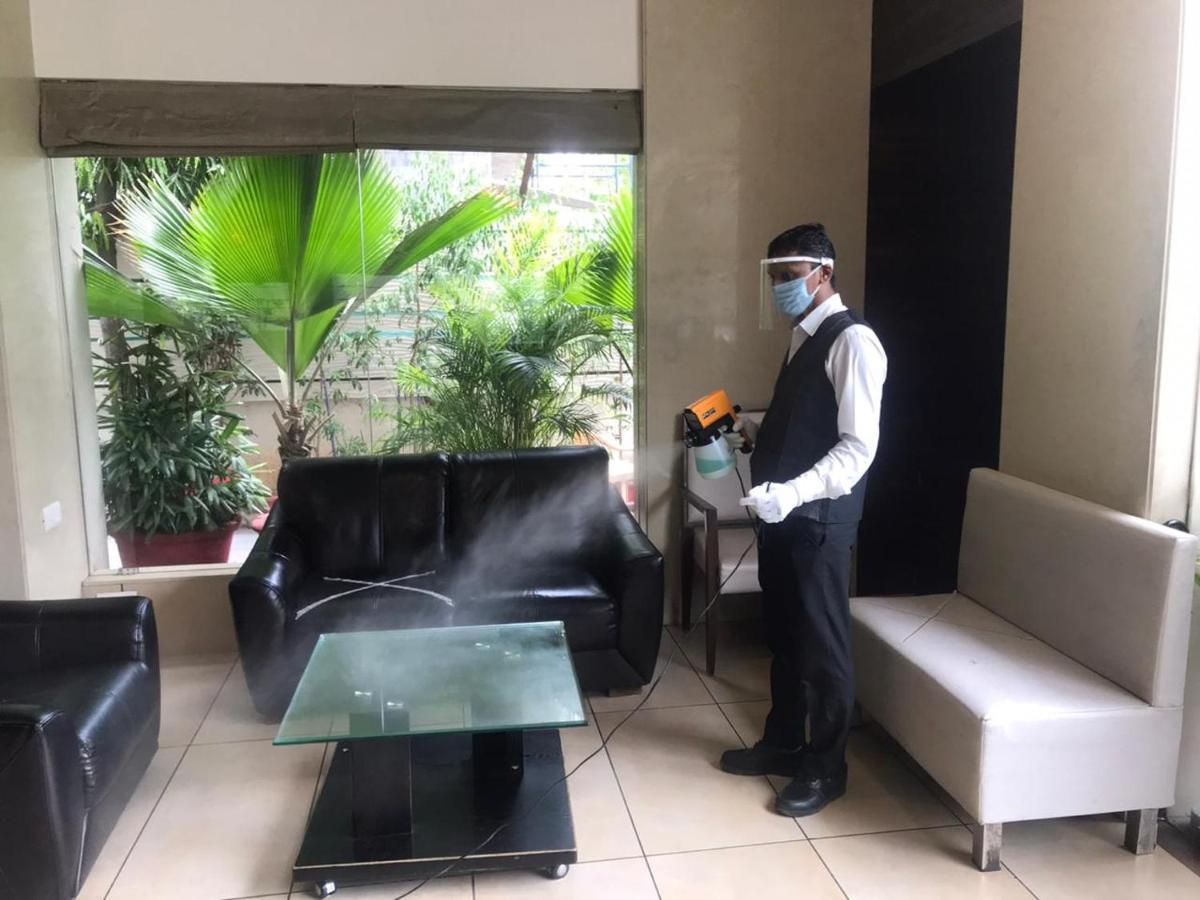 เลแกรนเรซิเดนซี่ Hotel อาเมดาบัด ภายนอก รูปภาพ
