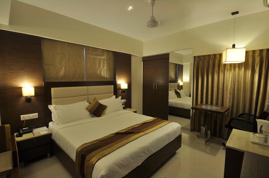 เลแกรนเรซิเดนซี่ Hotel อาเมดาบัด ภายนอก รูปภาพ