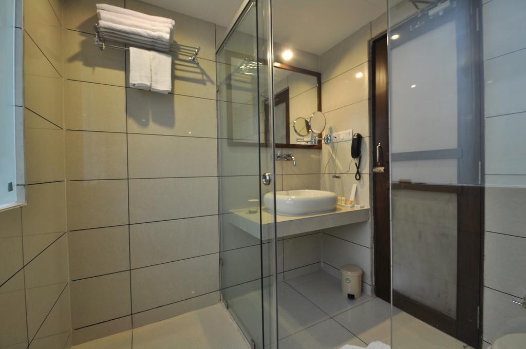 เลแกรนเรซิเดนซี่ Hotel อาเมดาบัด ภายนอก รูปภาพ