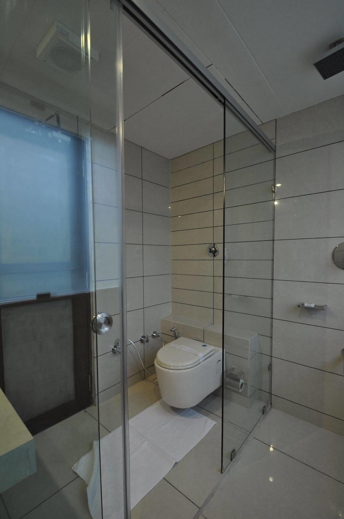เลแกรนเรซิเดนซี่ Hotel อาเมดาบัด ภายนอก รูปภาพ