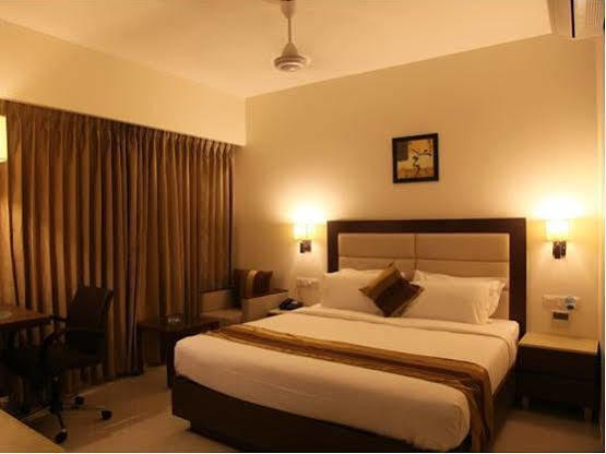 เลแกรนเรซิเดนซี่ Hotel อาเมดาบัด ภายนอก รูปภาพ