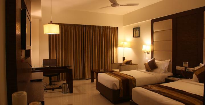 เลแกรนเรซิเดนซี่ Hotel อาเมดาบัด ภายนอก รูปภาพ